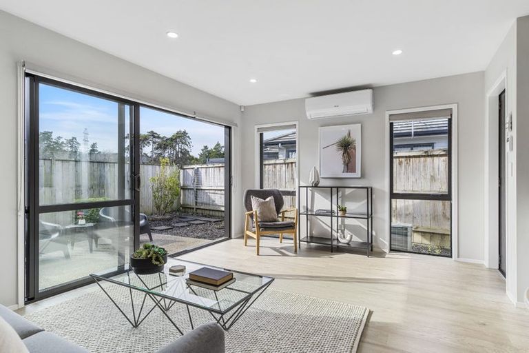 Photo of property in 17 Kahika Grove, Huapai, Kumeu, 0810