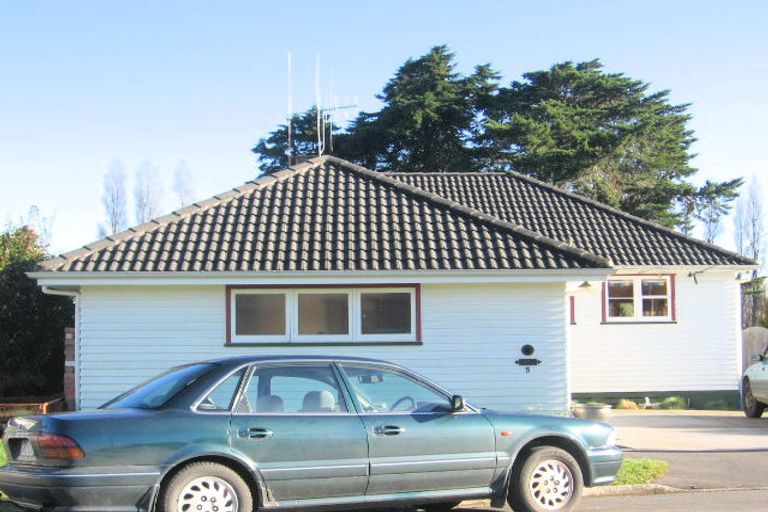 Photo of property in 5 Moule Place, Fairfield, Hamilton, 3214