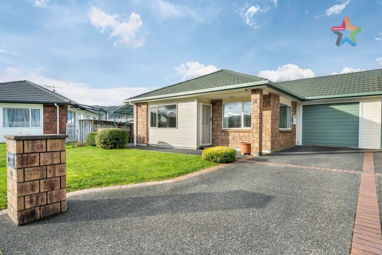 Photo of property in 10 Woodland Mews, Wainuiomata, Lower Hutt, 5014