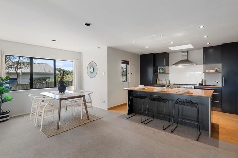 Photo of property in 17 Pine Ridge Terrace, Waikanae Beach, Waikanae, 5036