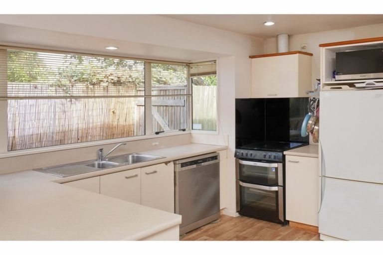 Photo of property in 97a Winters Road, Redwood, Christchurch, 8051