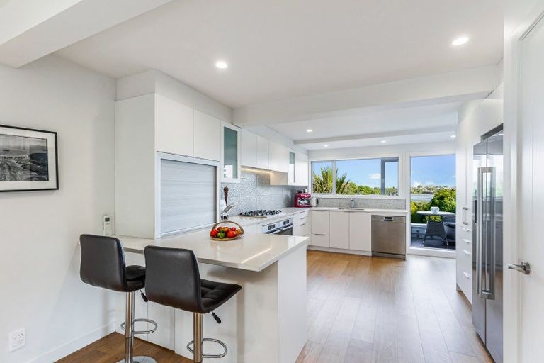 Photo of property in 18a Sylvan Park Avenue, Milford, Auckland, 0620