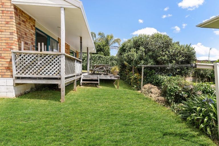 Photo of property in 33b Dalwhinnie Parade, Highland Park, Auckland, 2010