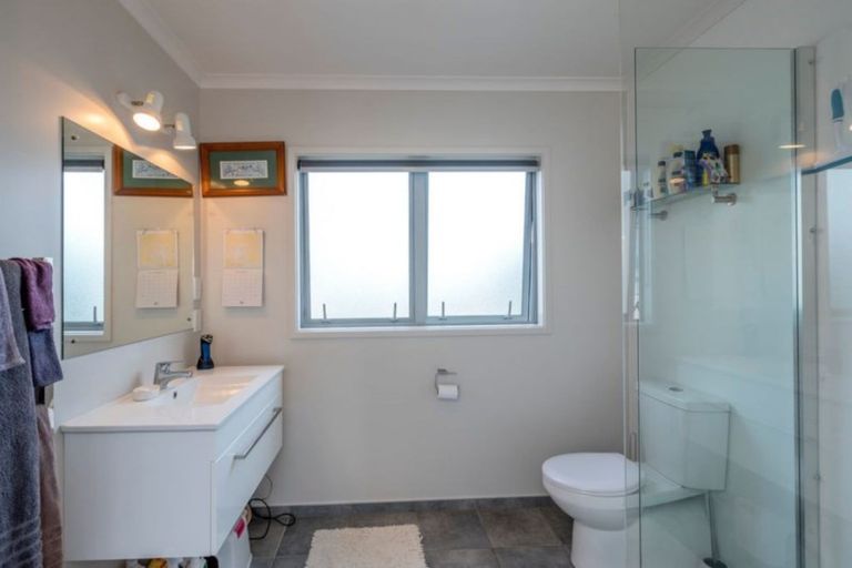 Photo of property in 33 Forbes Road, Foxton Beach, Foxton, 4815