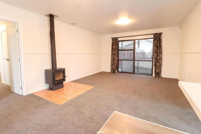 Photo of property in 16 Coromandel Court, Roslyn, Palmerston North, 4414