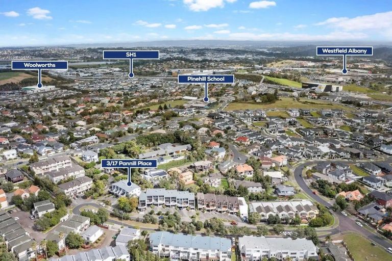 Photo of property in 3/17 Pannill Place, Oteha, Auckland, 0632
