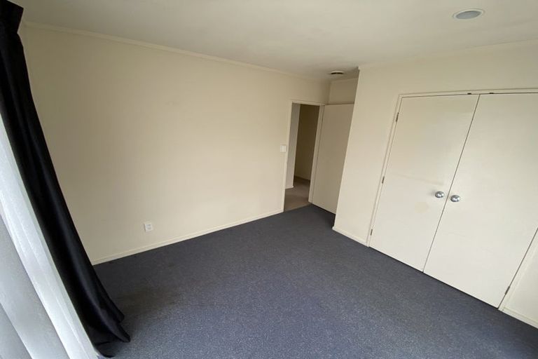 Photo of property in 324i West Coast Road, Glen Eden, Auckland, 0602