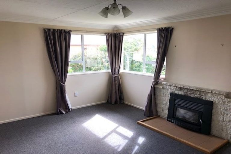 Photo of property in 15 Burns Street, Kew, Invercargill, 9812