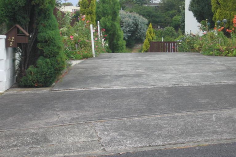 Photo of property in 2/42 Chequers Avenue, Glenfield, Auckland, 0629
