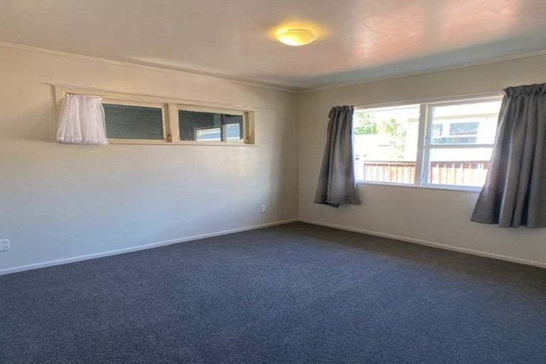 Photo of property in 50 Stottholm Road, Titirangi, Auckland, 0604