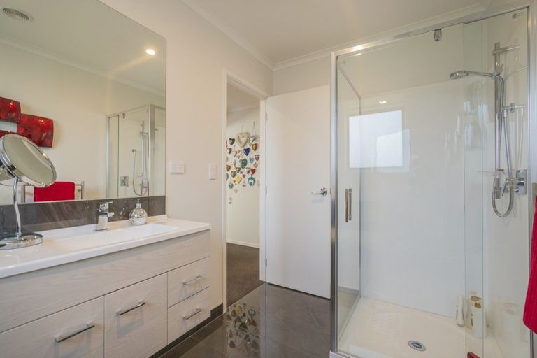 Photo of property in 2 Debenham Drive, Whitianga, 3510