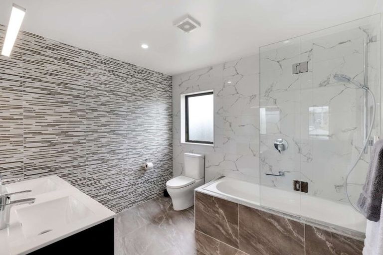 Photo of property in 7a Woodvale Road, Glen Eden, Auckland, 0602