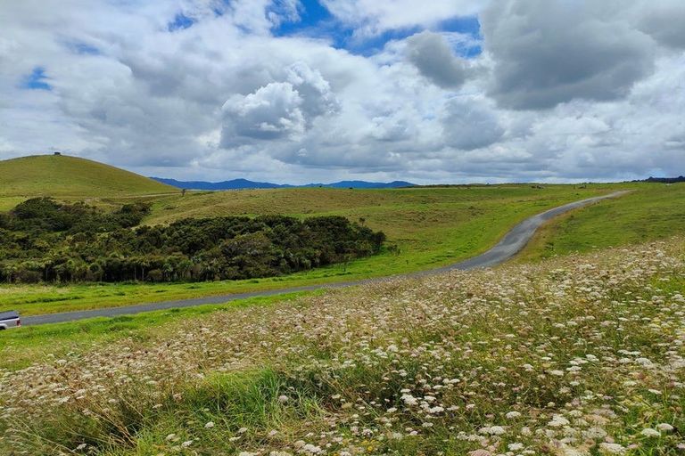 Photo of property in 10 Barnfield Road, Kaiwaka, 0573