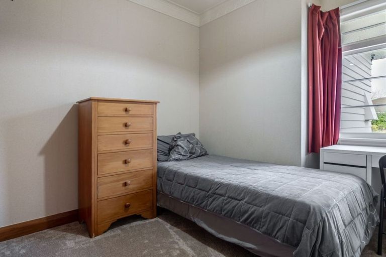 Photo of property in 27 Havill Street, Takaro, Palmerston North, 4410