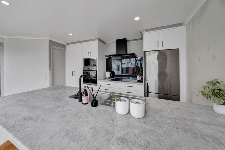 Photo of property in 24 Disraeli Street, Hawera, 4610