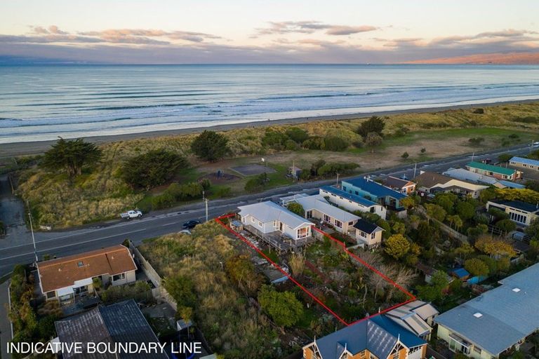 Photo of property in 376 Marine Parade, South New Brighton, Christchurch, 8062