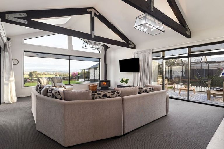 Photo of property in 58 Rodeo Drive, Kelvin Grove, Palmerston North, 4414