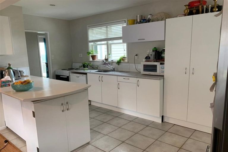 Photo of property in 4 Beeche Place, Birkdale, Auckland, 0626
