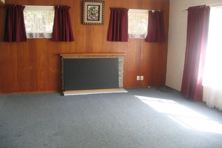 Photo of property in 28 Rosalind Road, Glenfield, Auckland, 0629