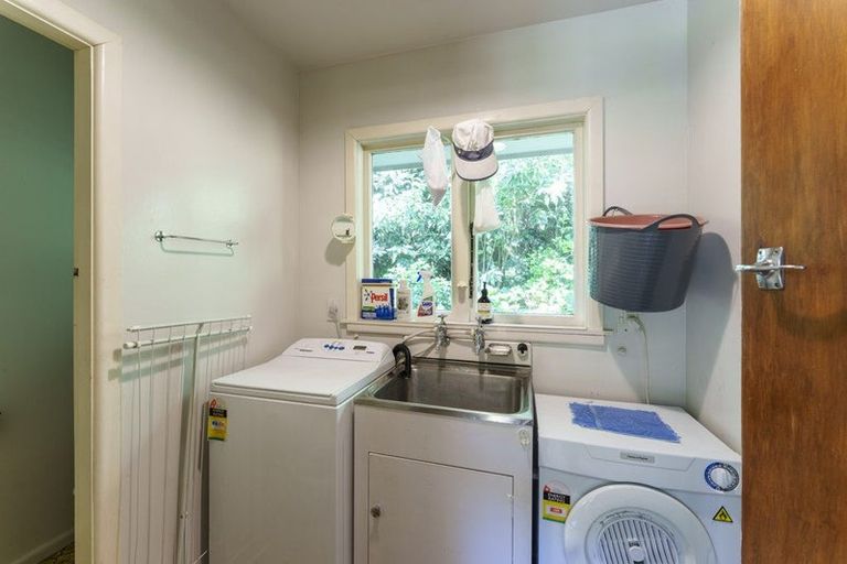 Photo of property in 85 Avonhead Road, Avonhead, Christchurch, 8042