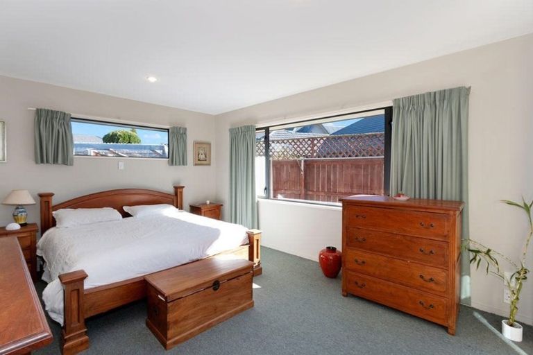 Photo of property in 73 Waitikiri Drive, Parklands, Christchurch, 8083