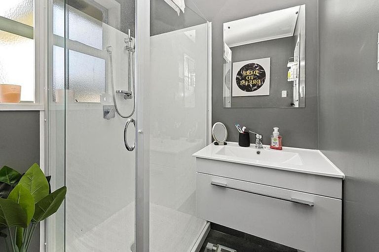 Photo of property in 642 Te Atatu Road, Te Atatu Peninsula, Auckland, 0610