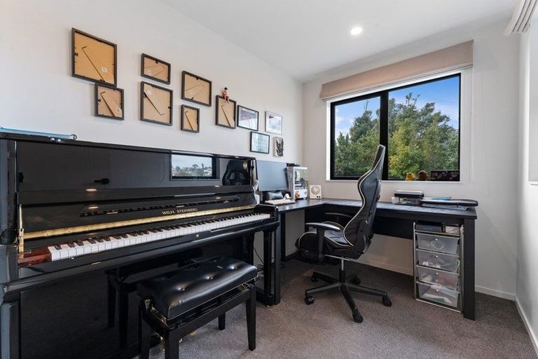Photo of property in 116d Oaktree Avenue, Browns Bay, Auckland, 0630