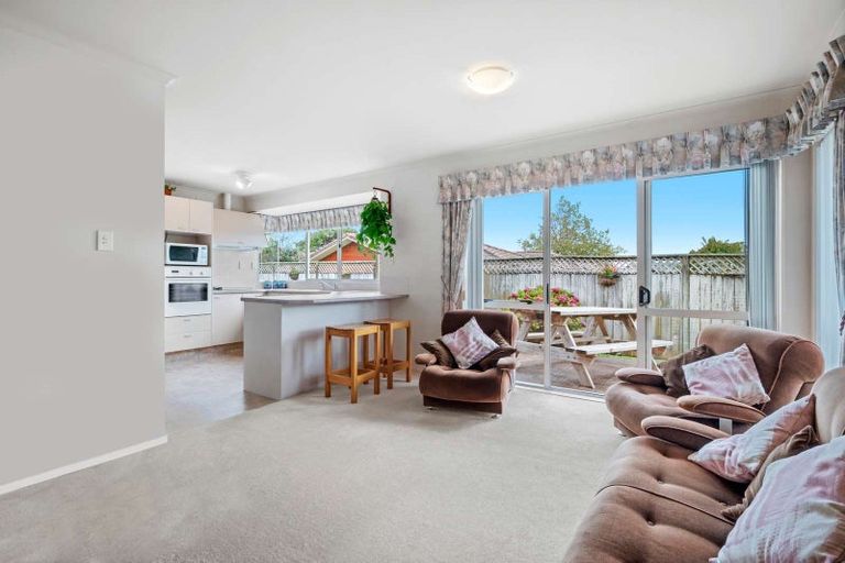 Photo of property in 9 Huntington Drive, Huntington Park, Auckland, 2013