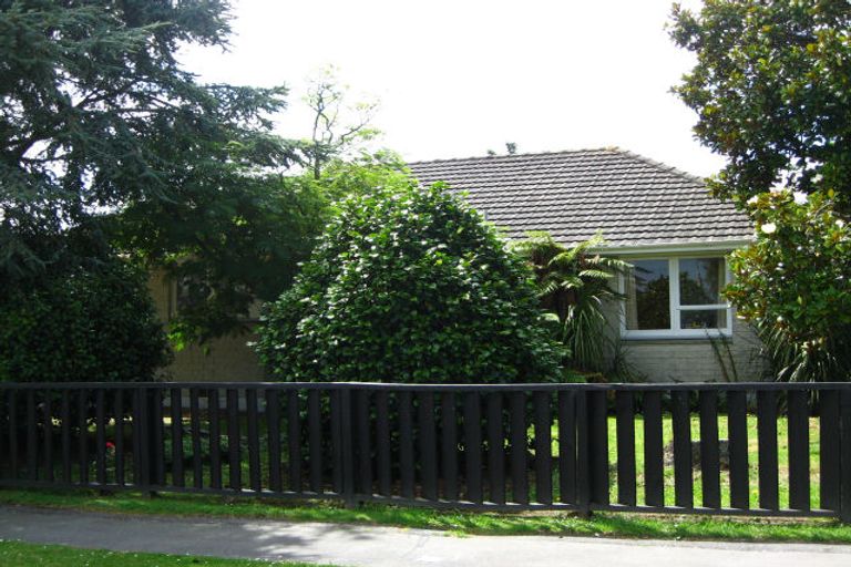 Photo of property in 8 Leicester Crescent, Hoon Hay, Christchurch, 8025