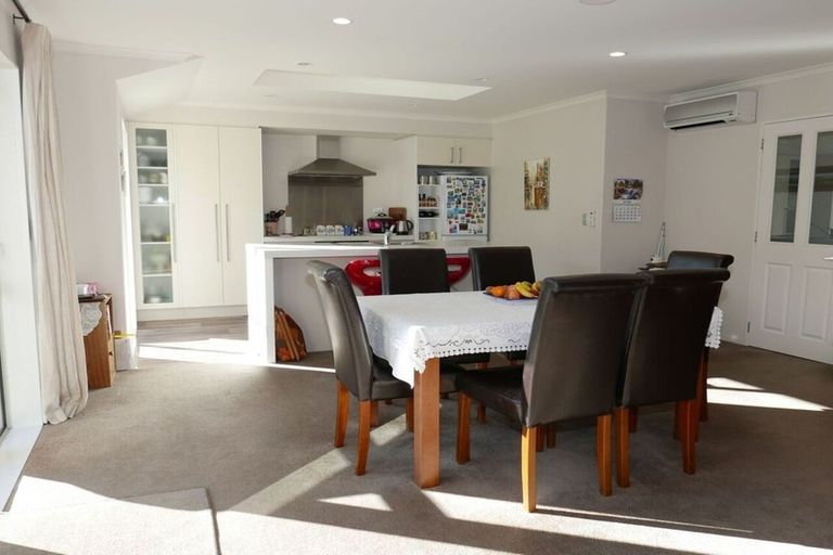 Photo of property in 4 Crofton Road, Harewood, Christchurch, 8051