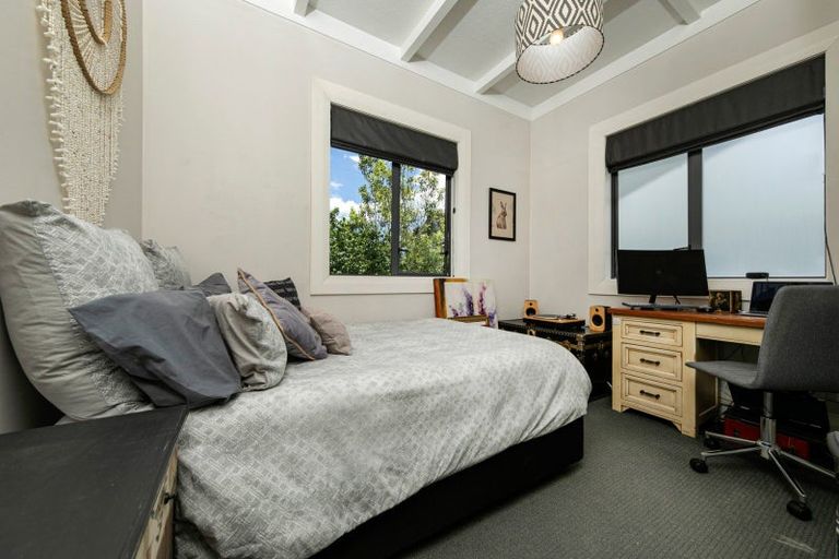 Photo of property in 49a Roland Road, Greenhithe, Auckland, 0632