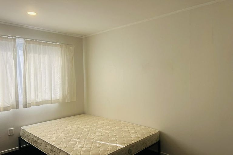 Photo of property in 61 Powrie Street, Glenfield, Auckland, 0629