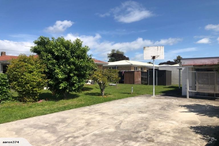 Photo of property in 1 Snead Place, Hamilton East, Hamilton, 3216