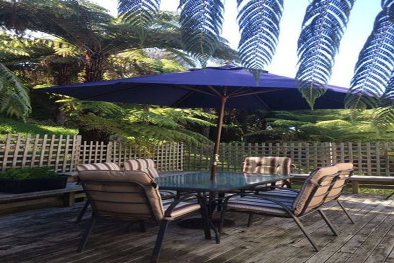 Photo of property in 51 Topliss Drive, Northcross, Auckland, 0632