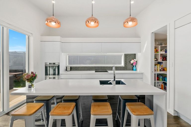 Photo of property in 54 Ainslee Street, Highlands Park, New Plymouth, 4312