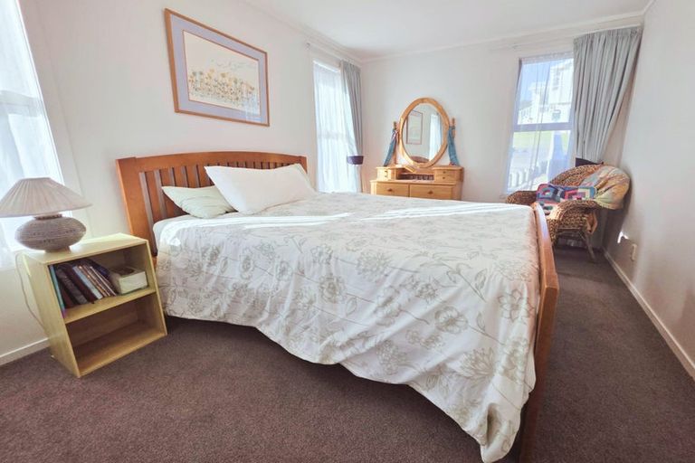 Photo of property in 4 Ensign Lane, Whitby, Porirua, 5024