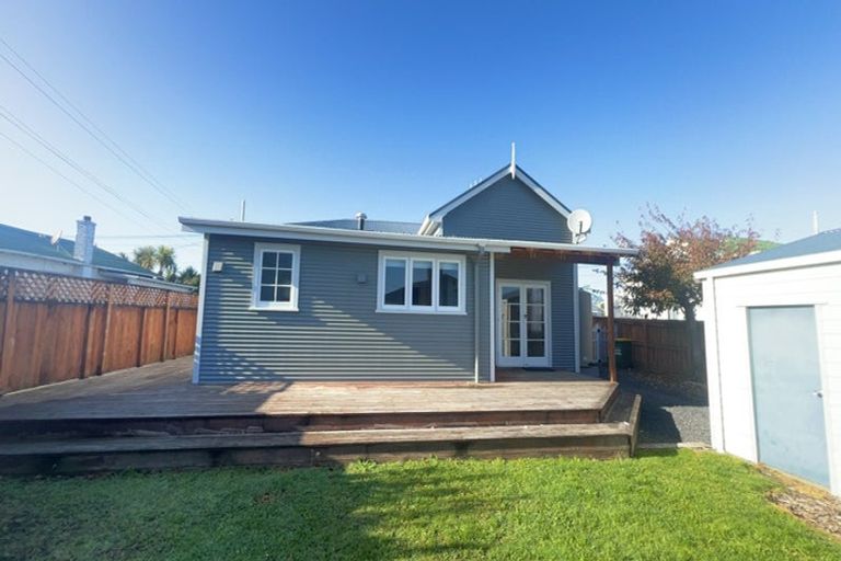 Photo of property in 22 Seddon Street, Levin, 5510