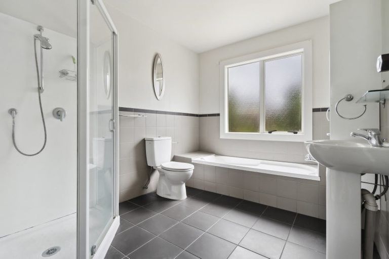 Photo of property in 5 Andrew Road, Howick, Auckland, 2010