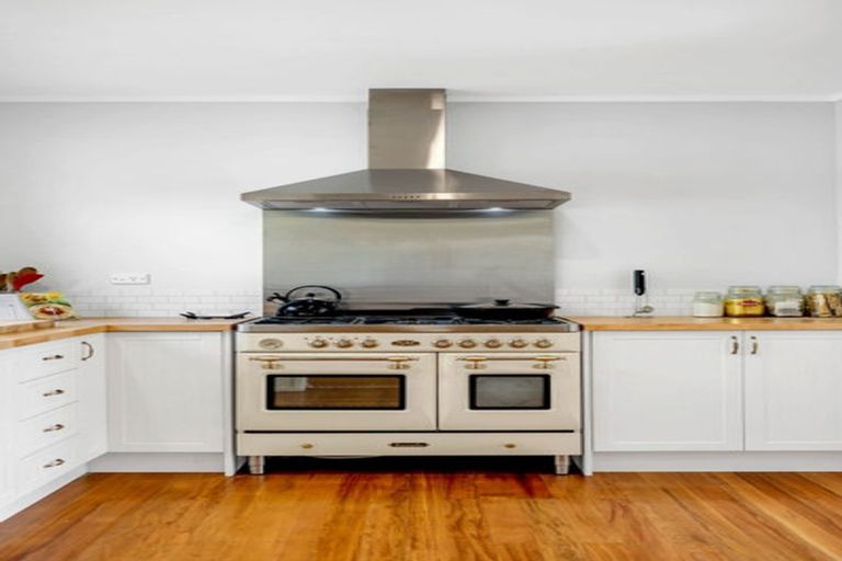 Photo of property in 126 Holmes Road, Waiuku, 2682