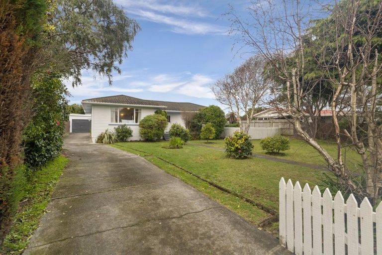 Photo of property in 27 Winton Street, Paraparaumu Beach, Paraparaumu, 5032