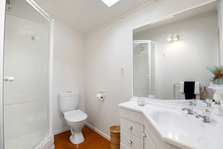 Photo of property in 4 Crispe Road, Clarks Beach, 2122