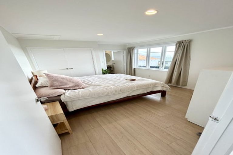 Photo of property in 15b Rishworth Avenue, Stanmore Bay, Whangaparaoa, 0932