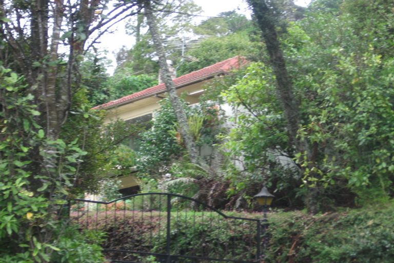 Photo of property in 219 Scenic Drive, Titirangi, Auckland, 0604
