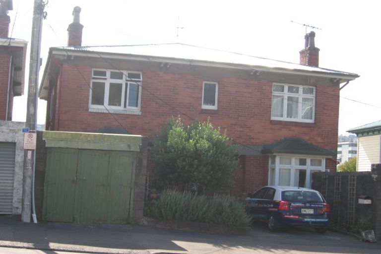 Photo of property in 2/58 Brougham Street, Mount Victoria, Wellington, 6011