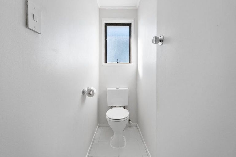 Photo of property in 10 Rena Place, West Harbour, Auckland, 0618