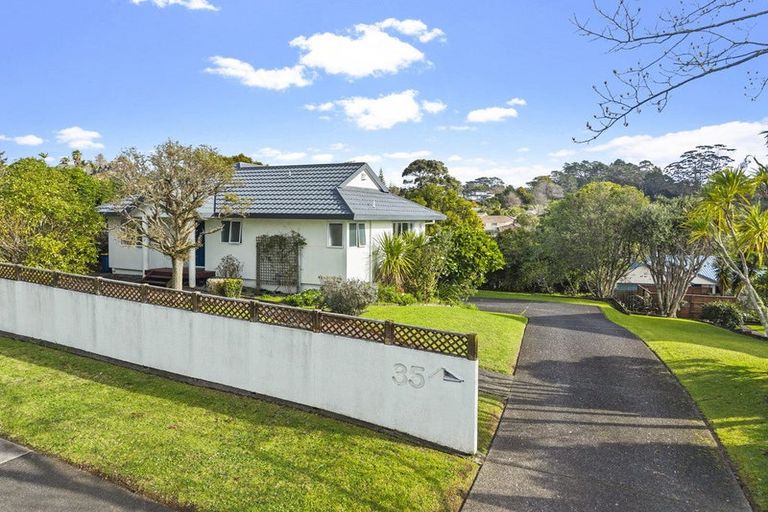 Photo of property in 35 Rifleman Rise, Unsworth Heights, Auckland, 0632