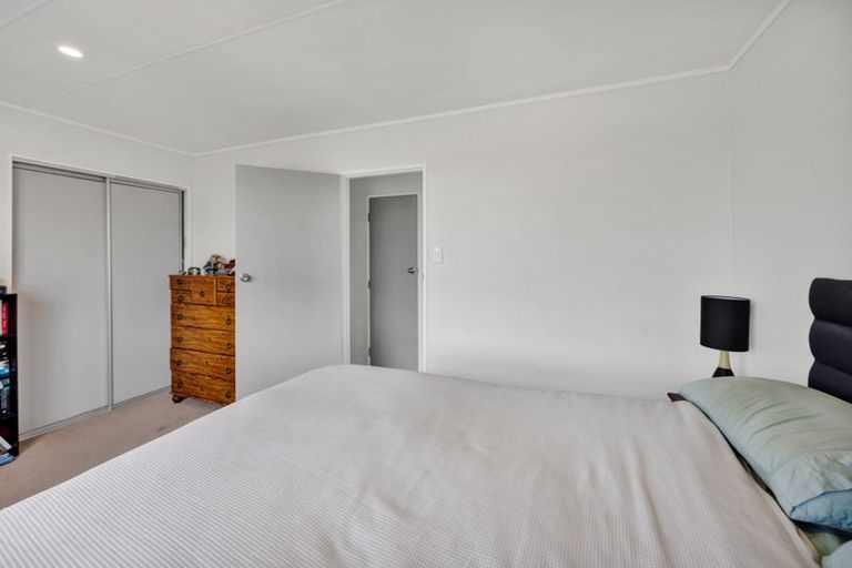 Photo of property in 17 Suther Street, Waverley, 4510