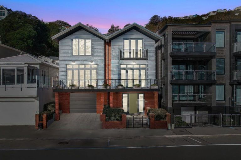 Photo of property in 286 Oriental Parade, Oriental Bay, Wellington, 6011