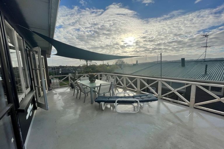 Photo of property in 12 Boundary Road, Opaheke, Papakura, 2113