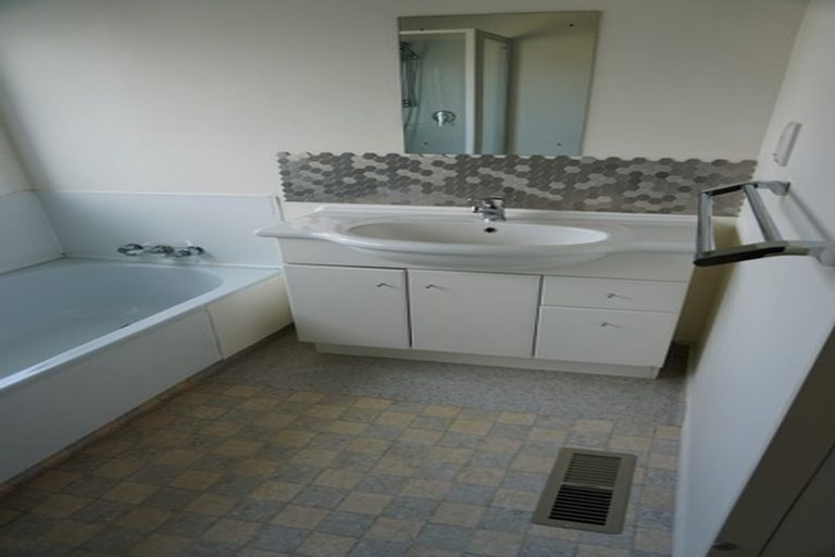 Photo of property in 39b Parkvale Road, Karori, Wellington, 6012